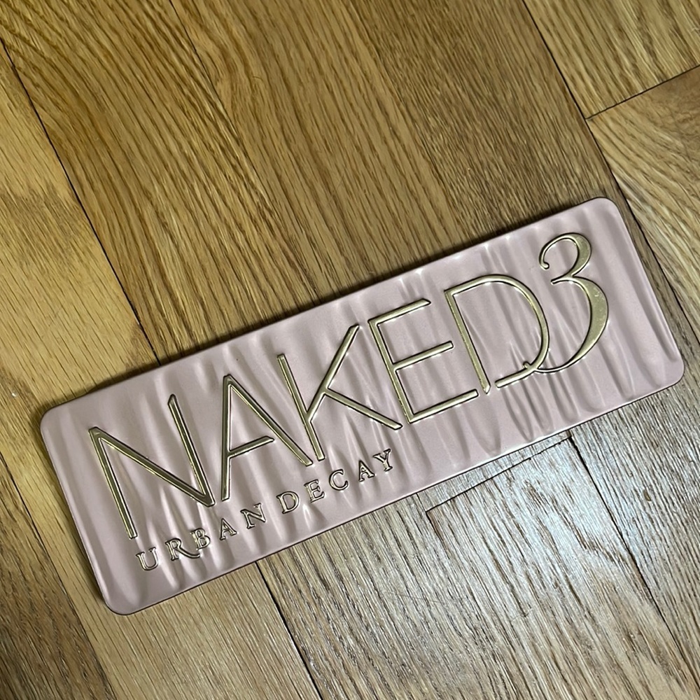 Urban Decay naked 3 eyeshadow palette